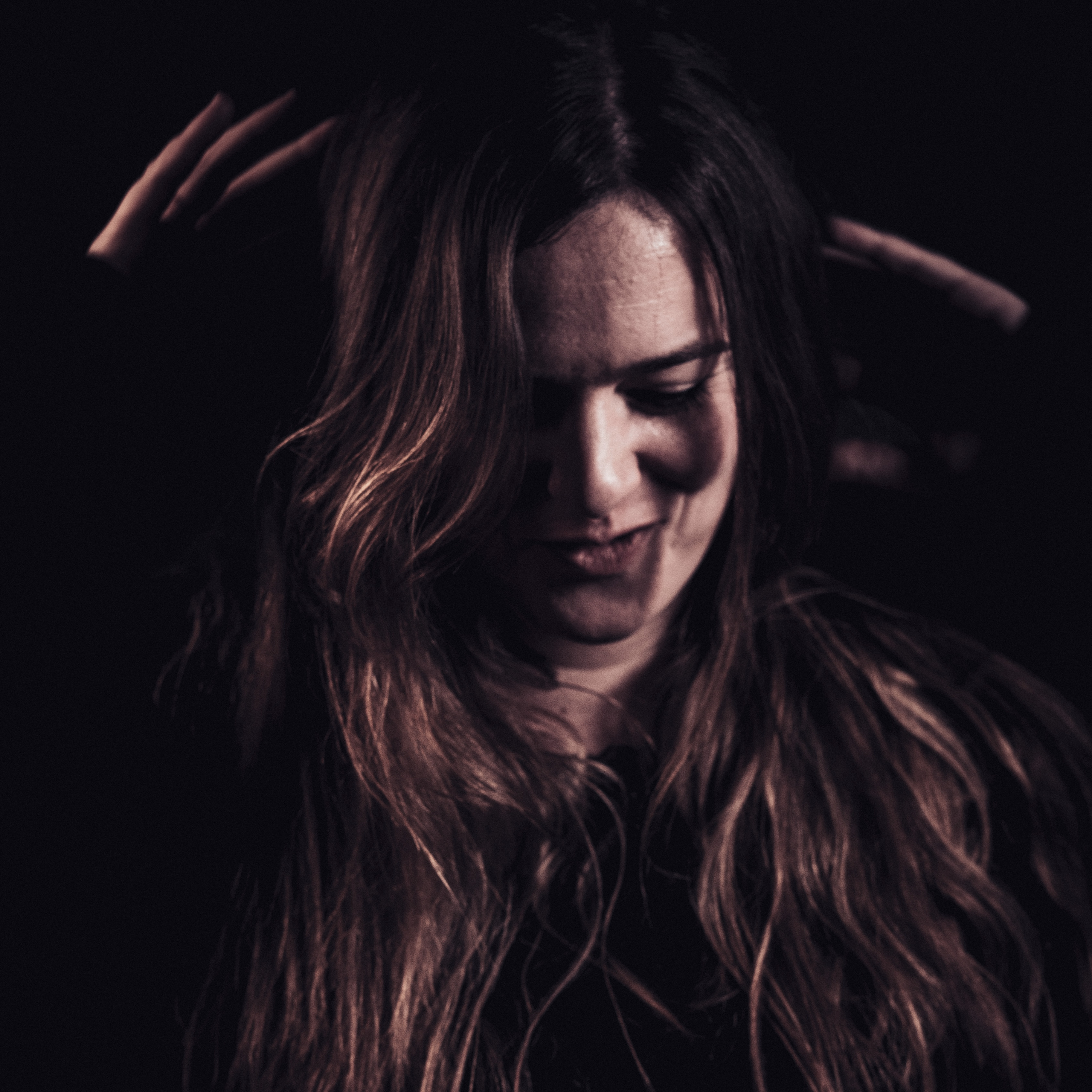 Manon The Moon profile